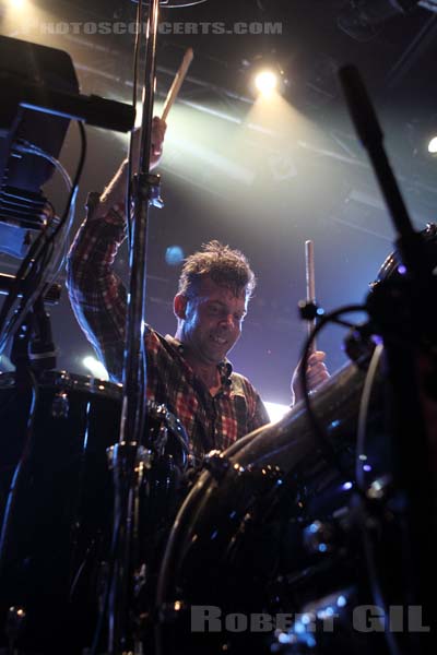 BATTLES - 2011-11-15 - PARIS - La Machine (du Moulin Rouge) - 